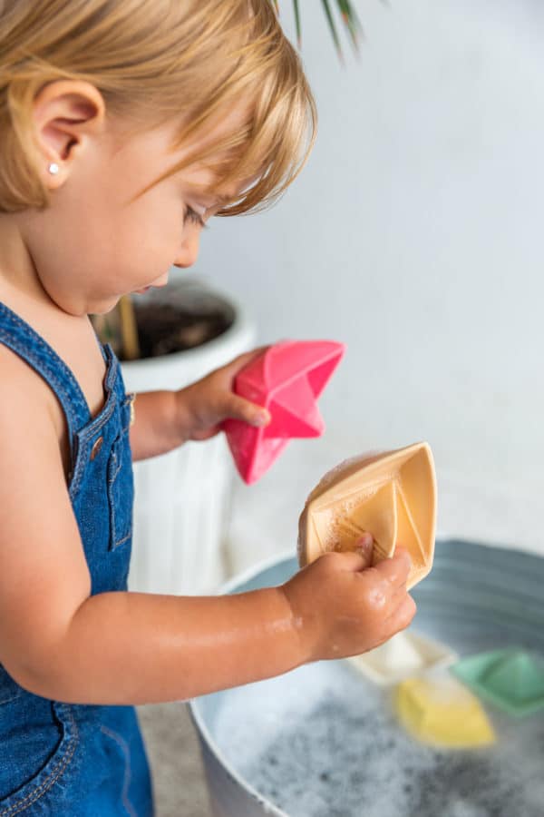 Jouet de bain bateau origami oli&carol