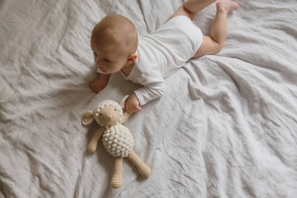 Doudou en crochet mouton beige Patti Oslo