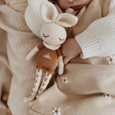 Doudou en crochet lapin