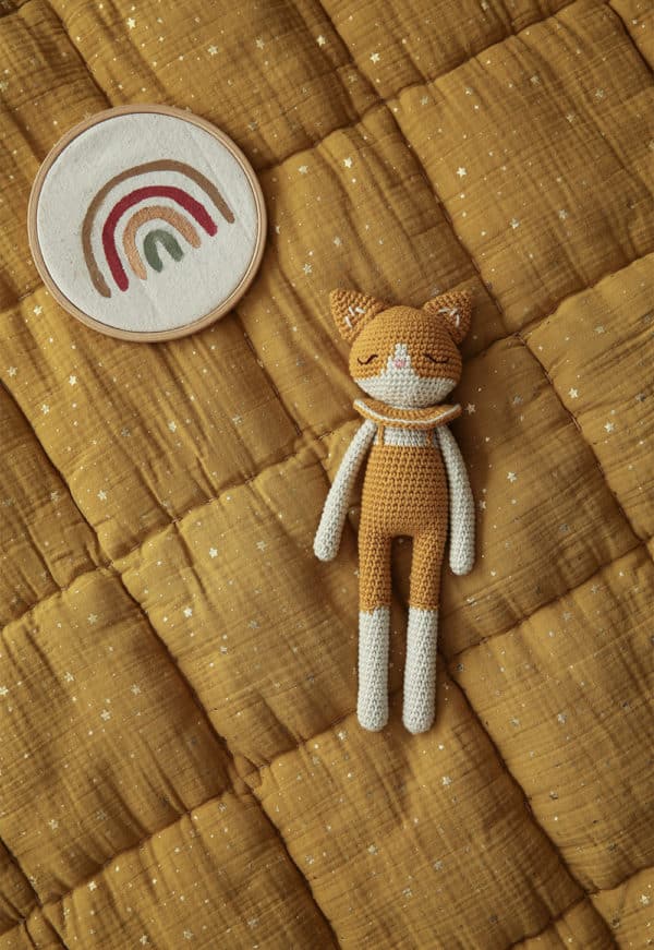 Doudou en crochet Chat ocre Patti Oslo