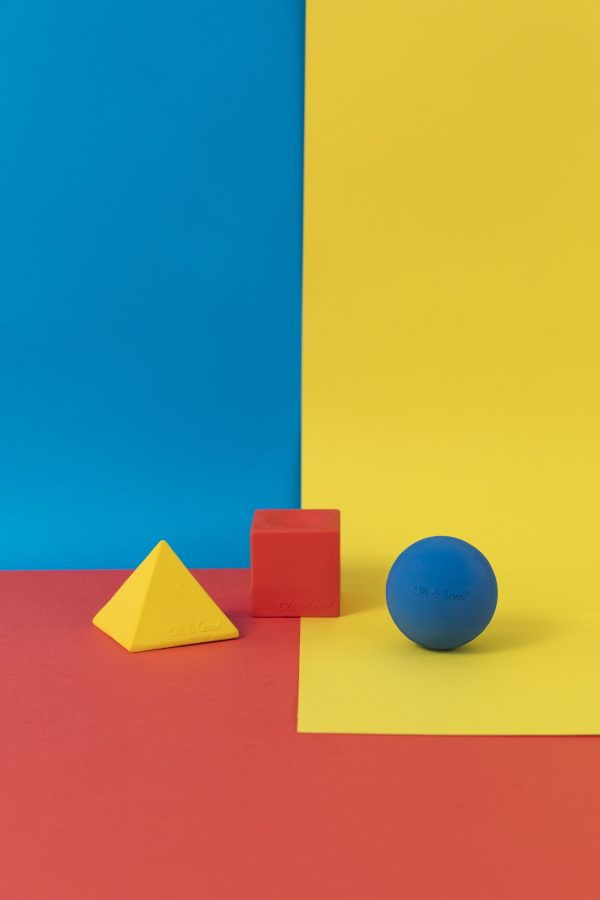 figures géométriques à empiler couleurs primaires Oli&Carol x Bauhaus