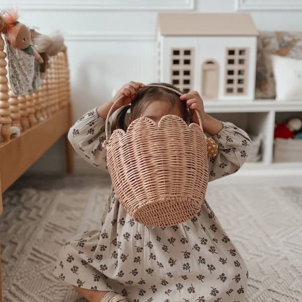 Panier en rotin Tulipe avec anse rose Olli Ella